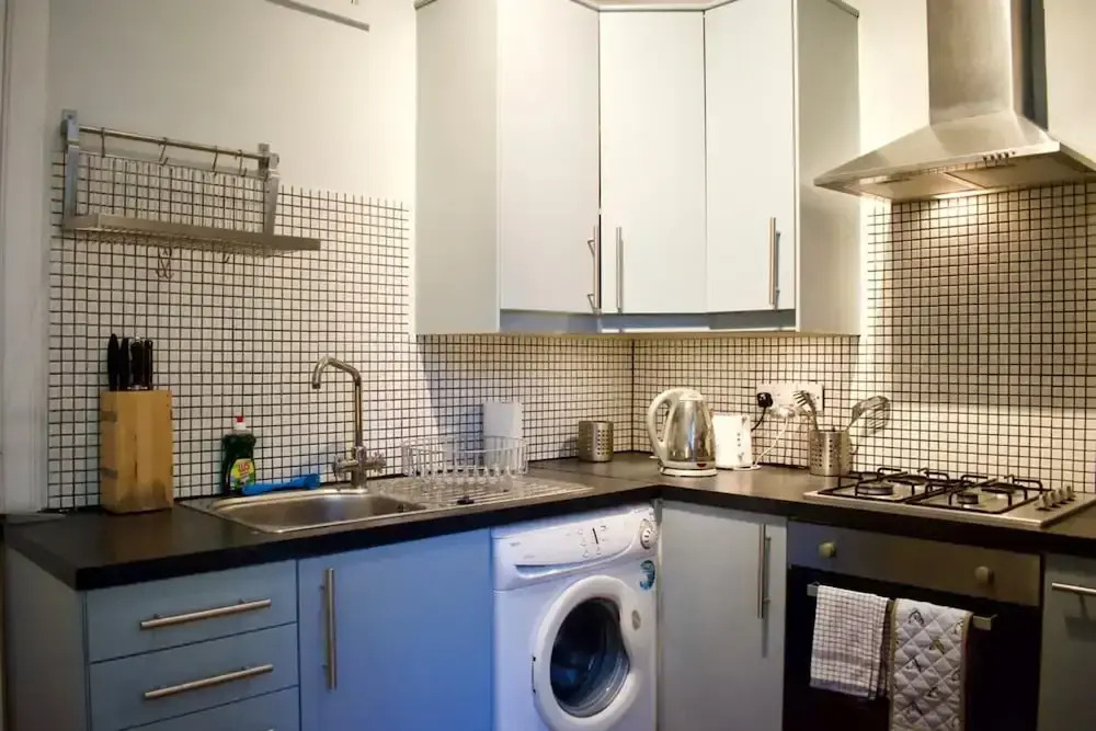 Central 3 Bedroom Next to Leafy Meadows
