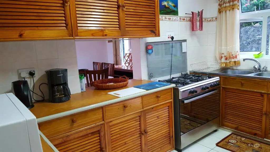 Hibiscus House Seychelles Self Catering