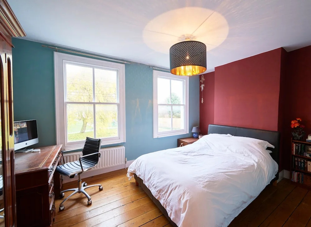 Modern 3 Bedroom House With Garden in Peckham