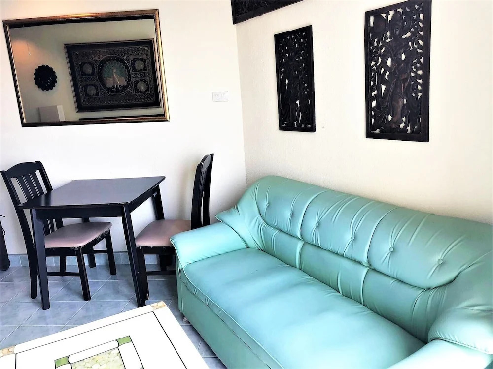 Sea view apartment Rimhad condominium Pattaya