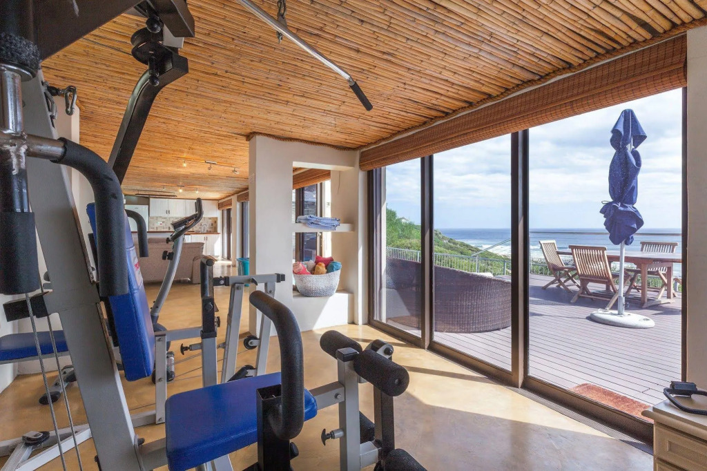 Whale Huys Luxury Ocean Holiday Villa