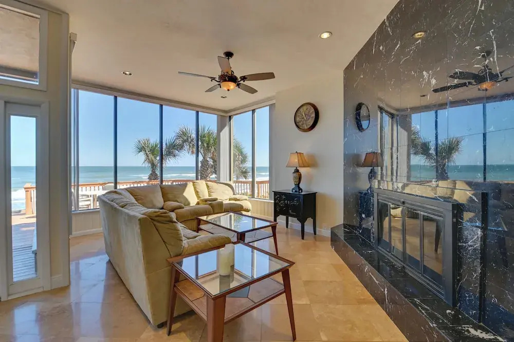 Oceanfront Escape on Wilbur Beach!