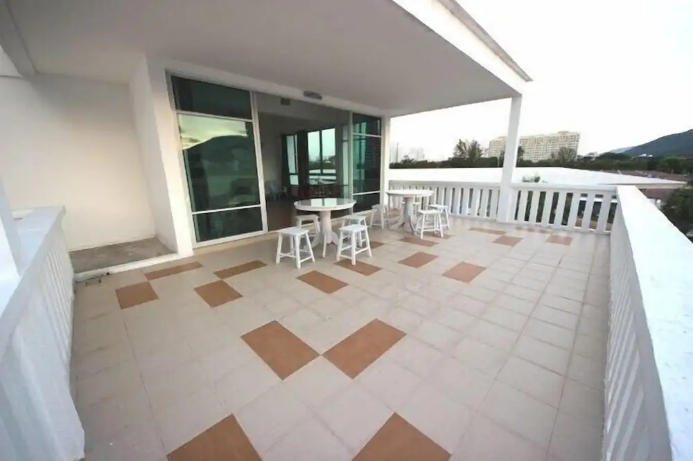 Felicia Home