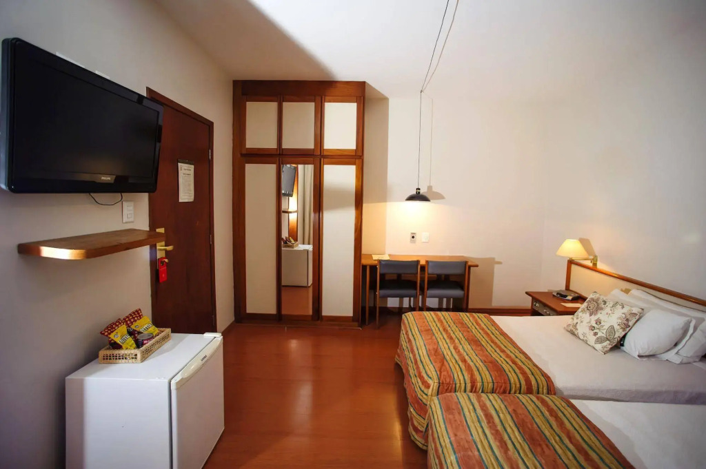 César Park Hotel