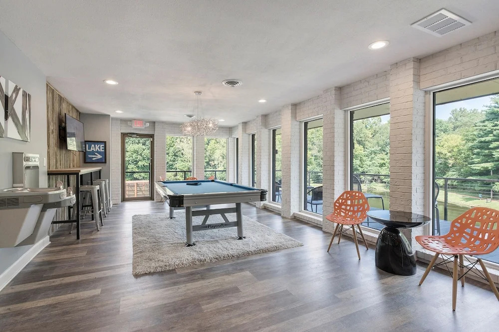 Relaxing St. Louis Getaway + Resort Amenities