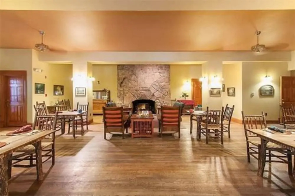 Alps Boulder Canyon Inn