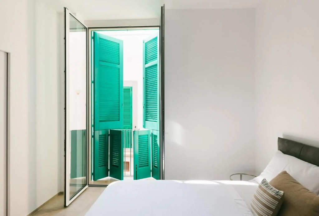 Double bedroom, private bathroom, suitable for couples-Time Ago by Yolk