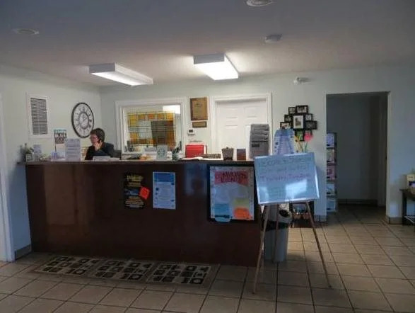Shoreside Inn & Suites