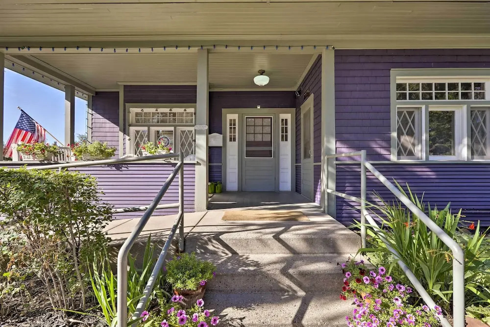 'the Purple House' Apt in Downtown Flagstaff!