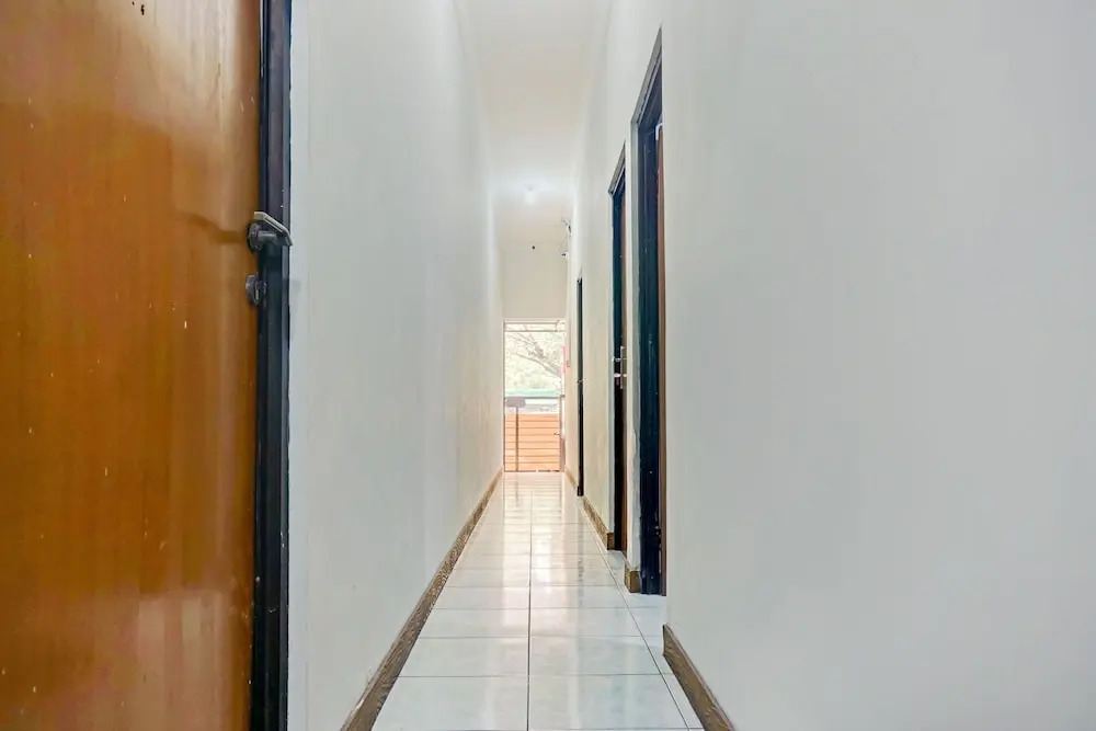 OYO 90359 Sbh Residence