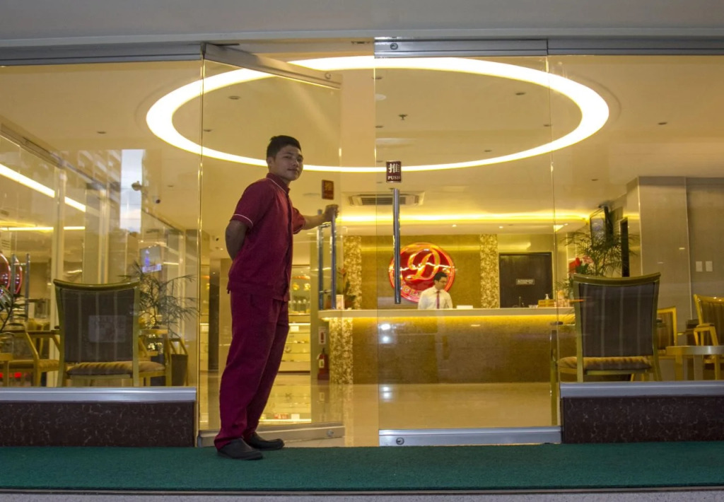 D Circle Hotel