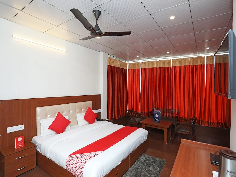 OYO 33014 Bhagwati Palace Guest House