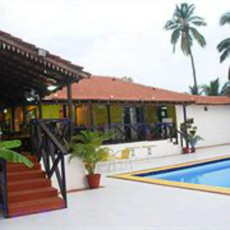 Colonia Santa Maria, A Club M Associate