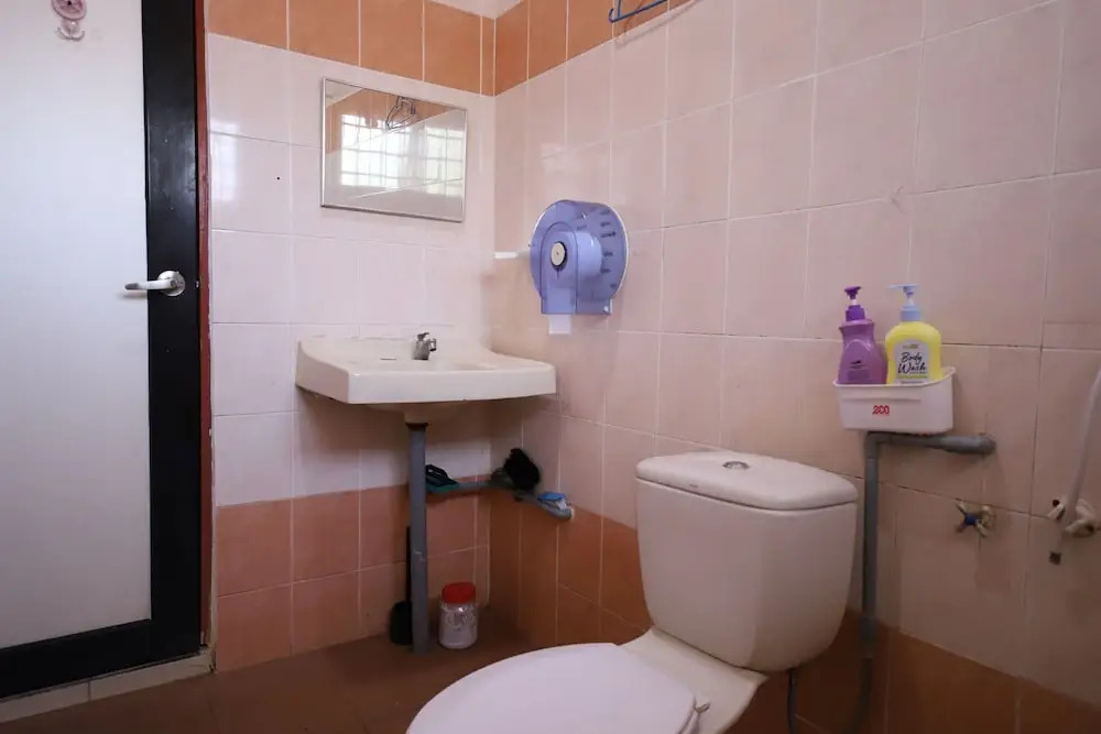 OYO Homes 90575 C.k Bahau Homestay