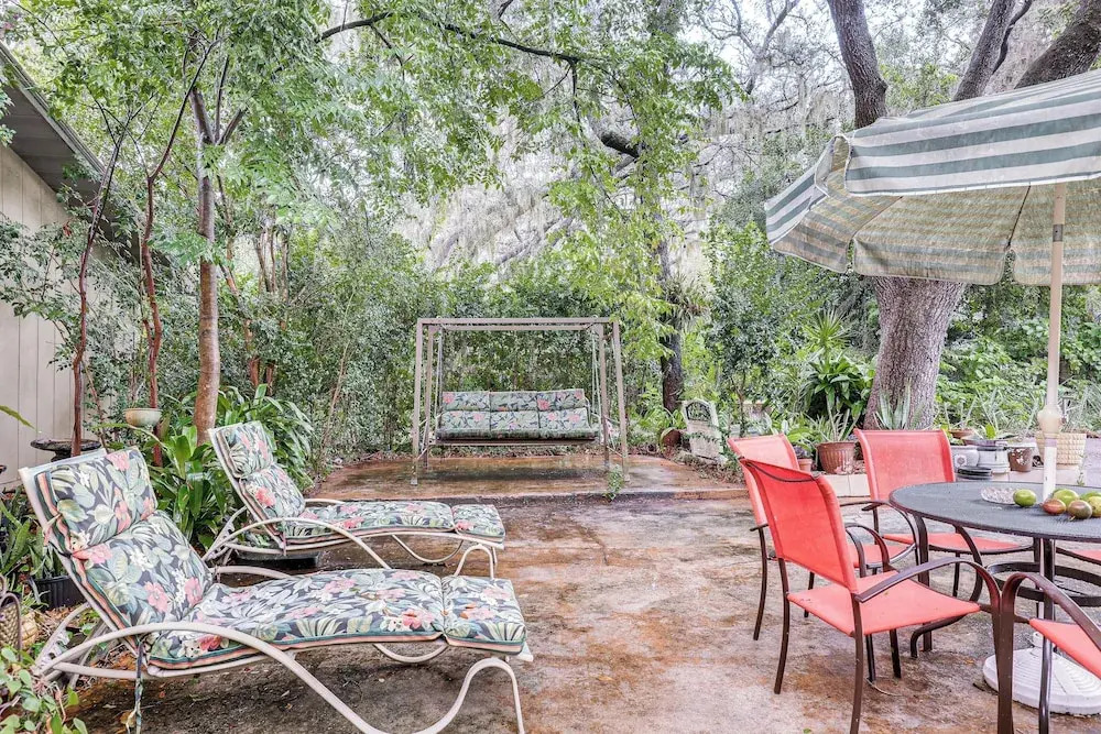 Tampa Area Home w/ Indoor Pool, Families Welcome!