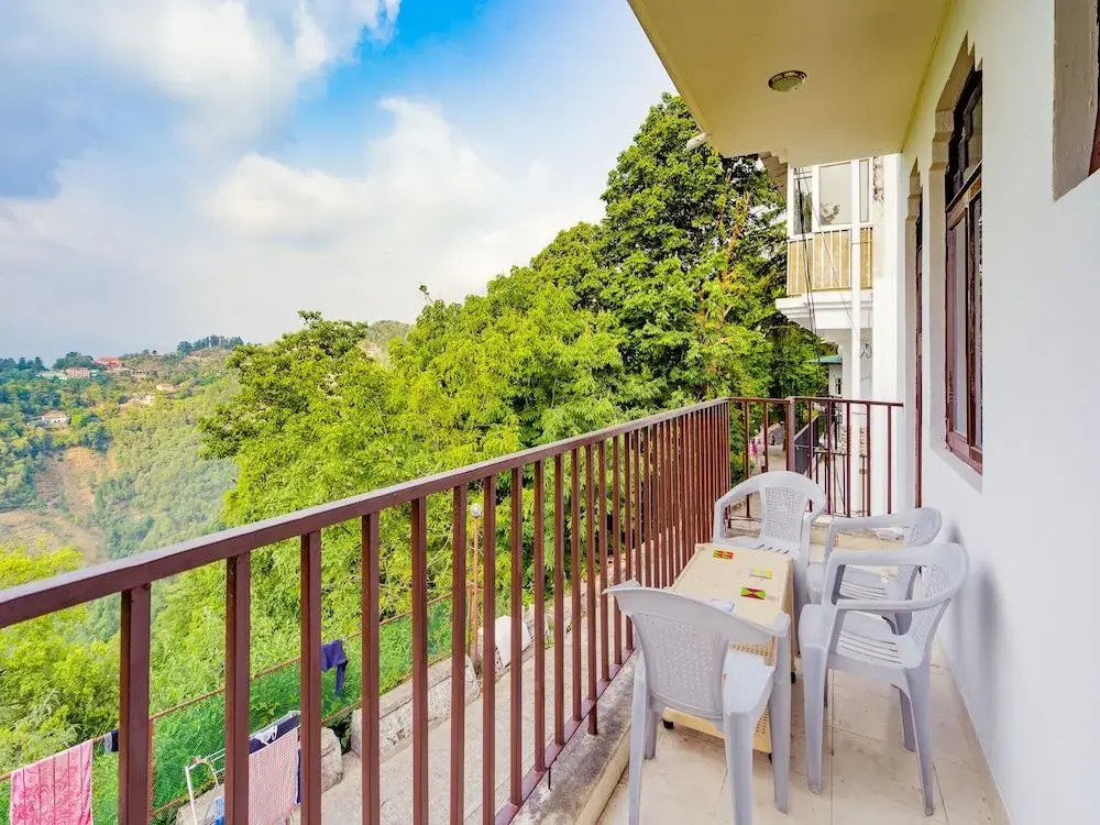 OYO 13726 Home Cozy 2BHK Hathi Paon Road