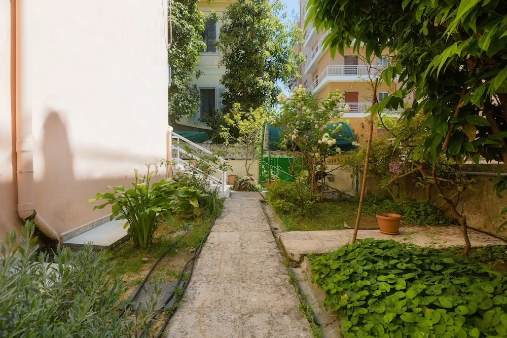 Secret Garden Apartment