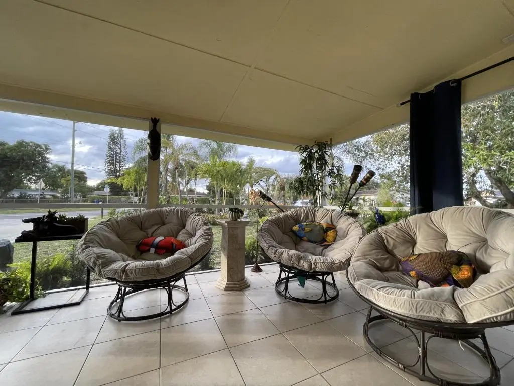 JUNGLE TO BEACH 4 R 3 BR Family and Pet Heated pool N Airport N Beach N Hard Rock