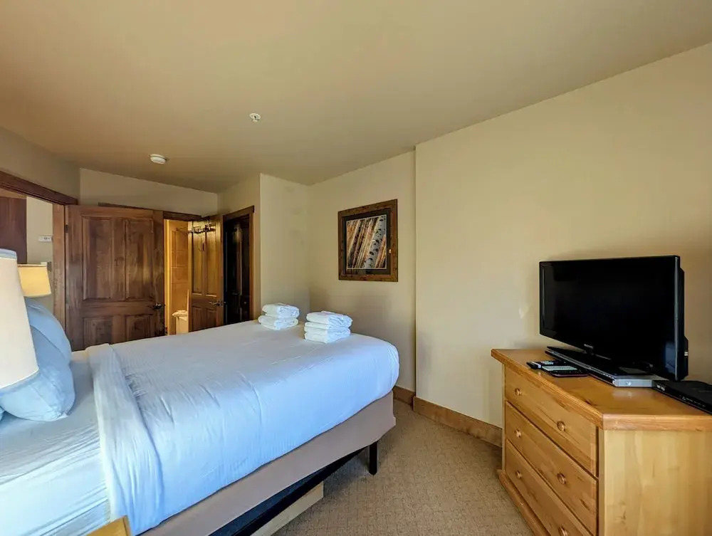 Red Hawk Lodge 2297