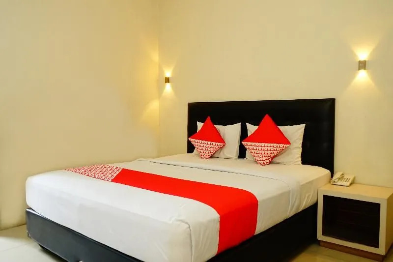 Oyo 629 Grand Vella Hotel