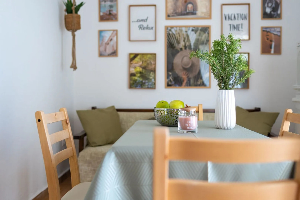 Tselios Apartments & Studios