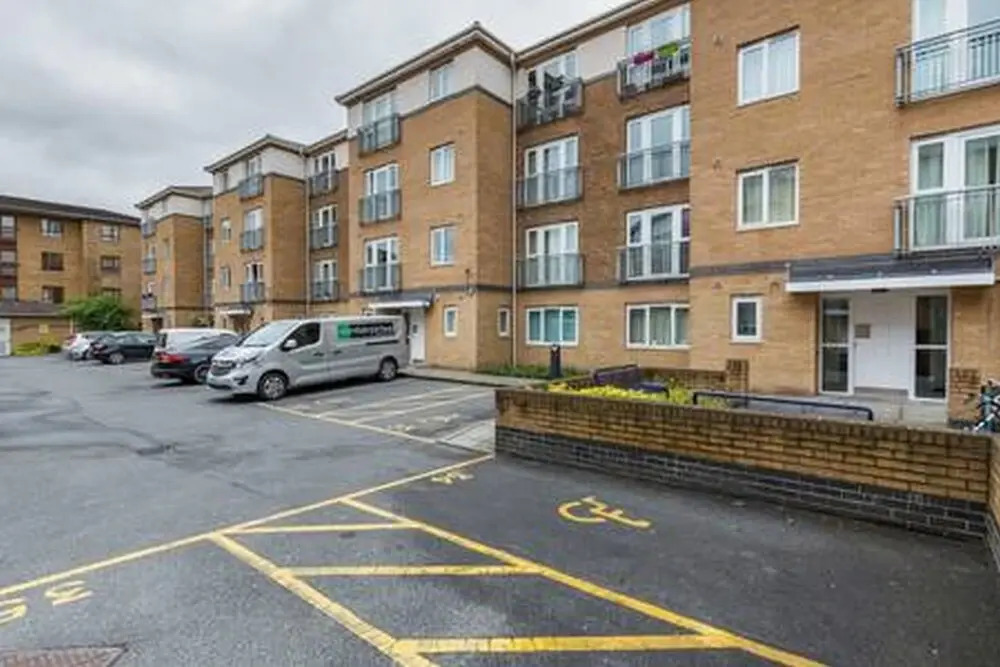 Morton Close Apartment