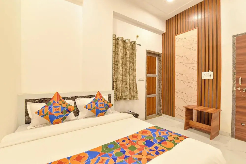FabHotel Shree Radhey Shyam Palace - 500m Khatushyam Temple Khatoo