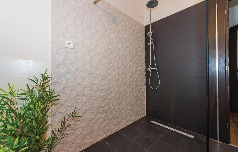 Stunning Home in Skradin-dubavice With Wifi and 4 Bedrooms