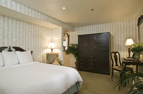 Carousel Inn and Suites