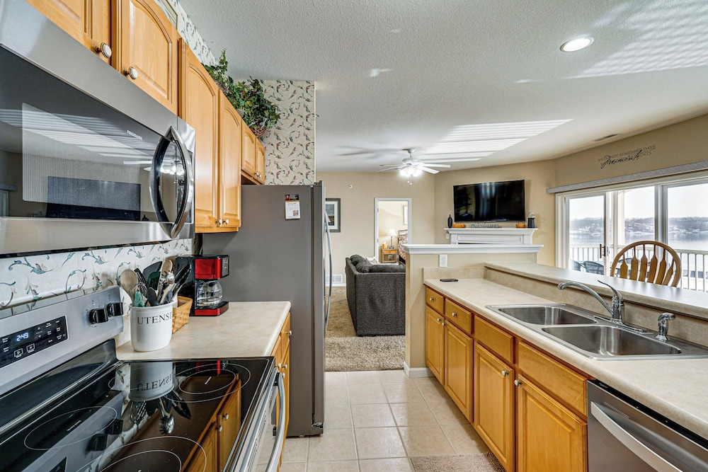 Lake View + Pool Access: Waterfront Ozark Escape!