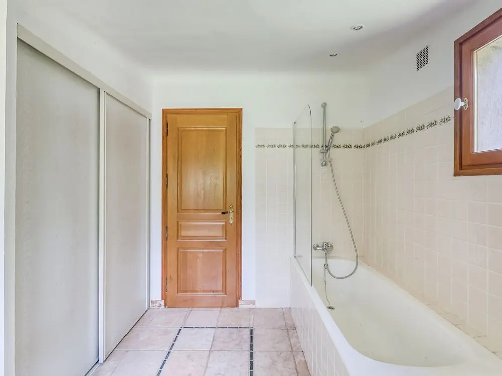 Plush Holiday Home in Tourrettes With Private Swimming Pool