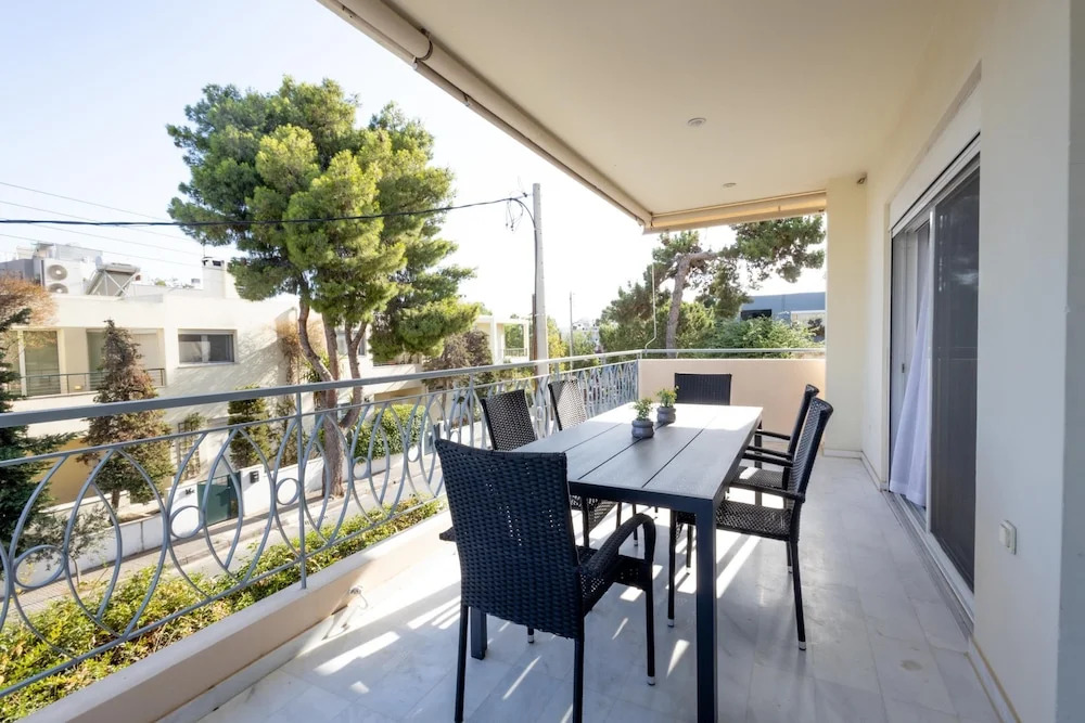 Kotzia 25 in Alimos With 3 Bedrooms and 1 Bathrooms