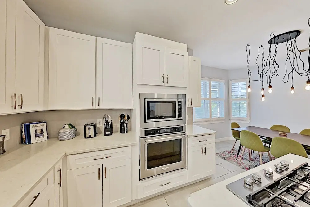 1111eriv 4 Bedroom Home