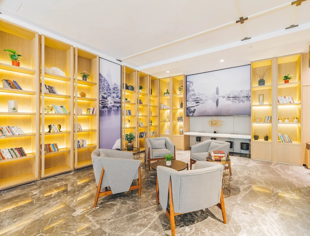 Atour Hotel Weihai City Center