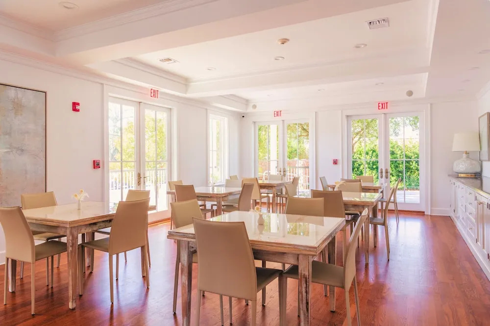Oyster Bay Boutique Hotel