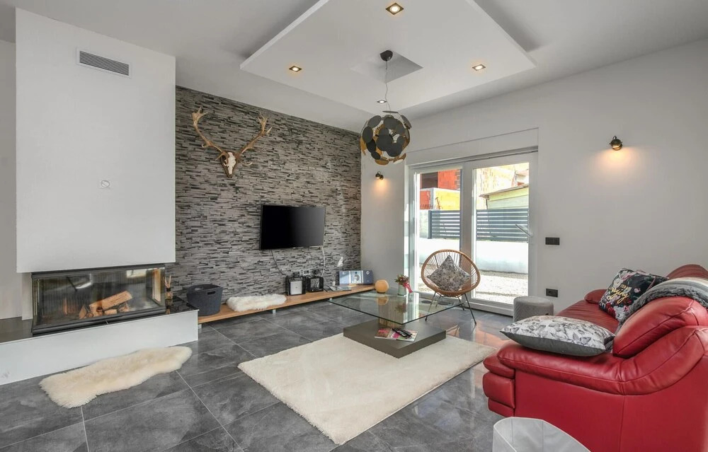 Awesome Home In Peroj