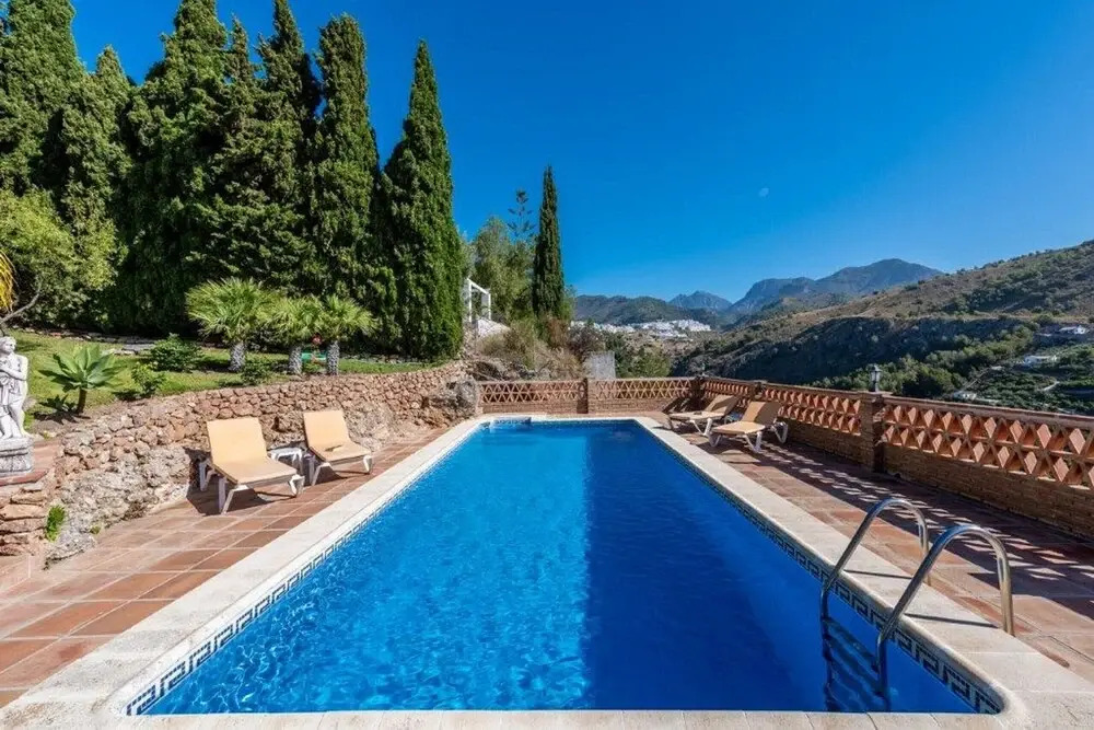 1132 Villa Hazilla
