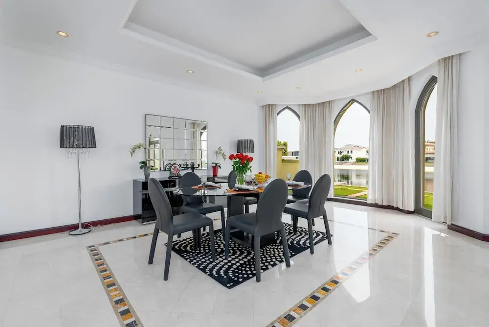 Private Palm Villa - Mint Stay