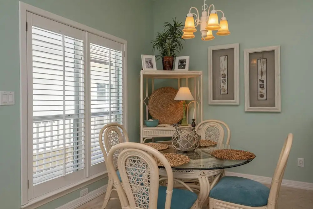Large Condo Close to Beach With Semi-private Pool!