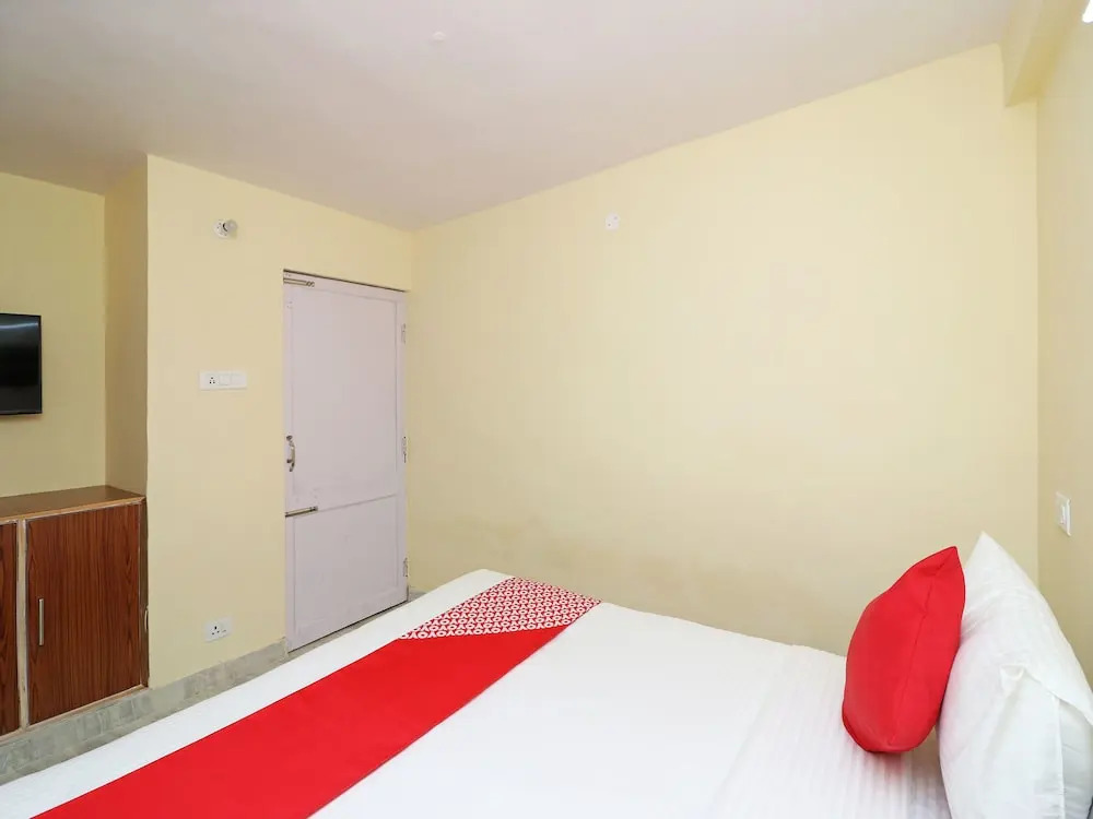 OYO 13520 Home 2BHK Vikas Nagar