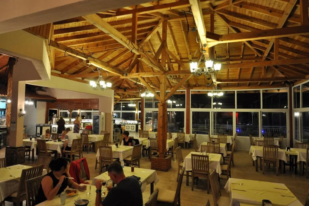 Nicholas Park Hotel