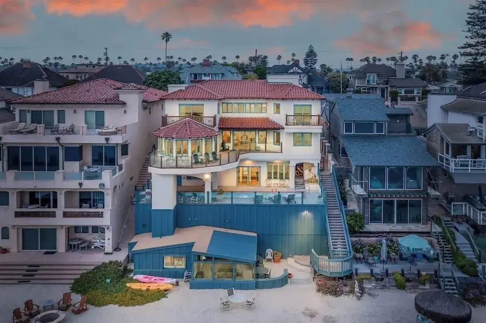4 Bedroom With Pool in Oceanside