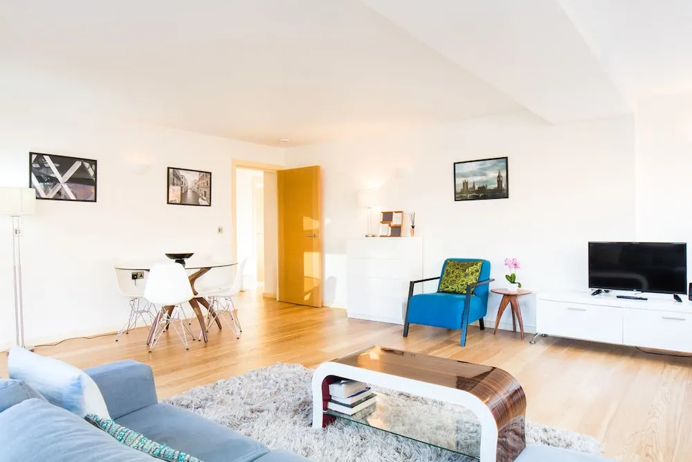 Luxury 2bed Apartment in Kensington A1