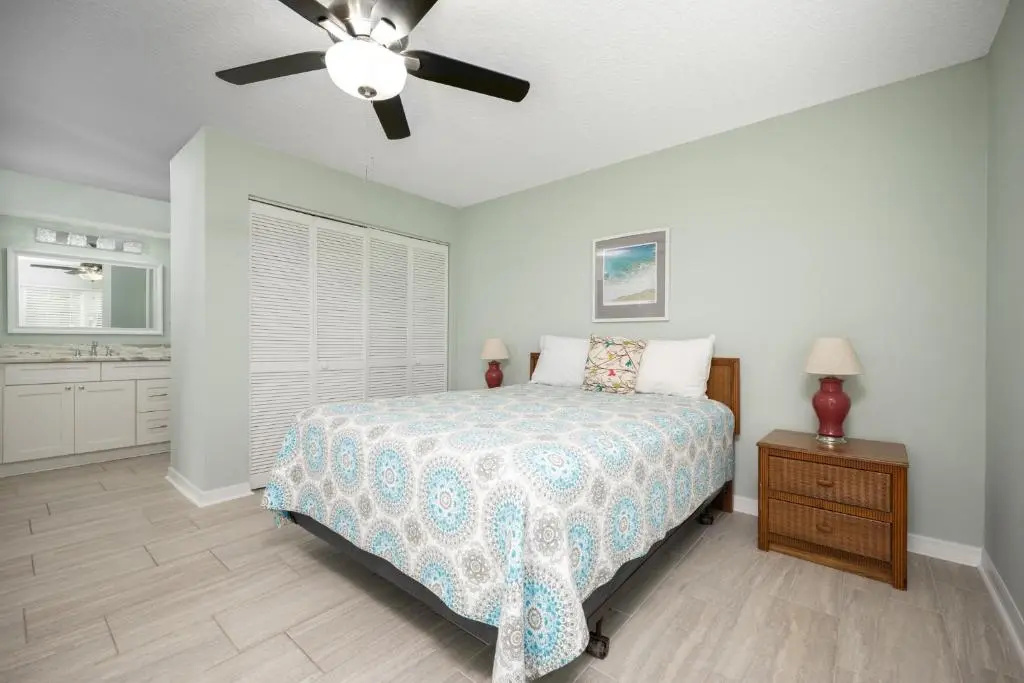 Ocean Village Club J14