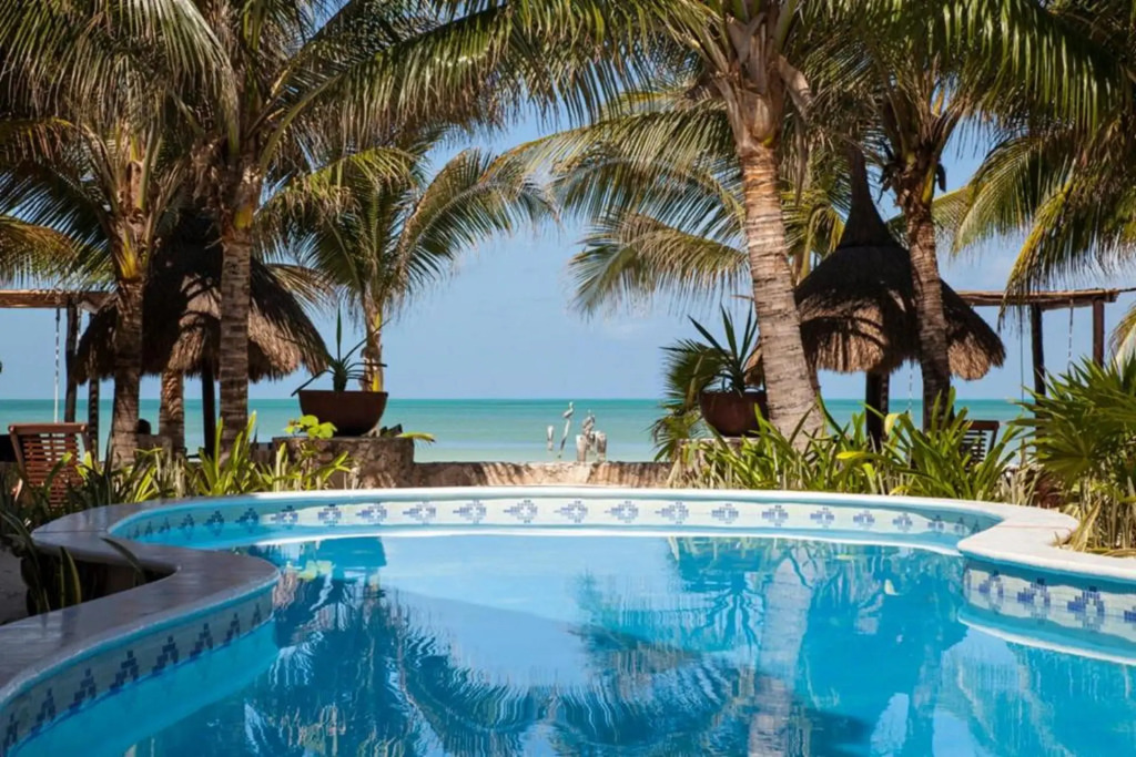 Holbox Dream Beachfront Hotel