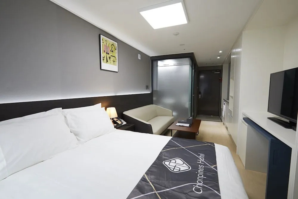 Sokcho Chonpines Beach Hotel