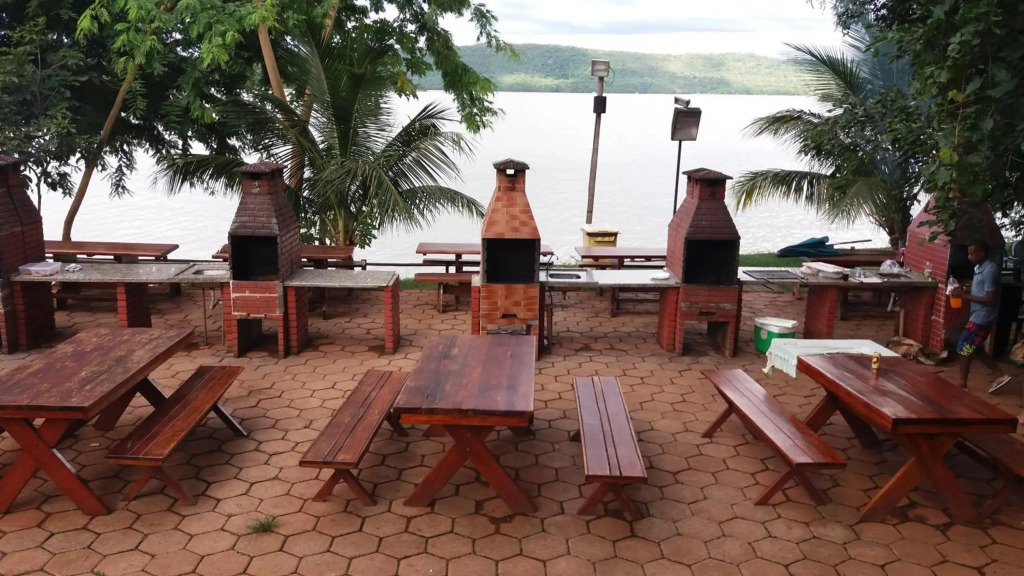C405 - AP-ALDEIA DO LAGO COM COZINHA e CHURRASQUEIRA em CALDAS NOVAS