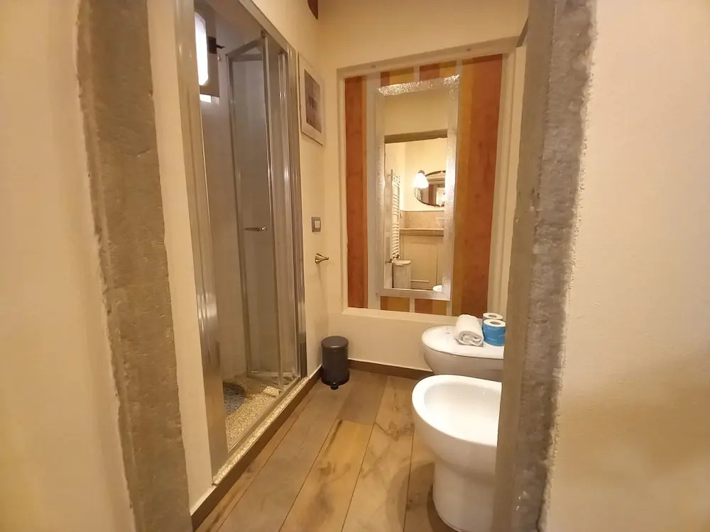 Leone in Firenze With 1 Bedrooms and 1 Bathrooms