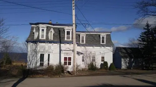 The Montague Rose Inn & Cafe