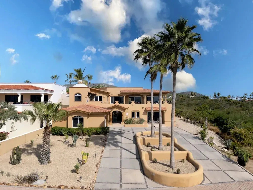 Steps to Sand: Ocean-view Cabo Home w/ Heated Pool